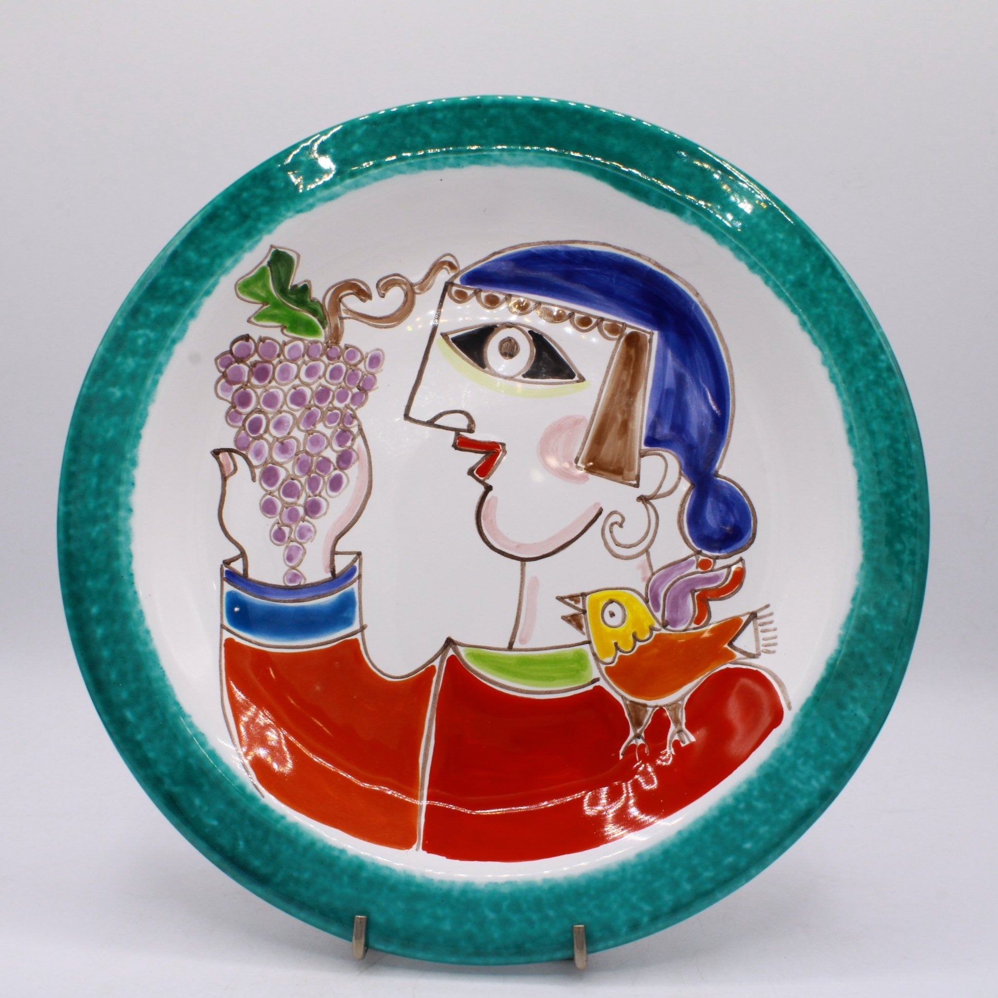 Round Plate Man and Grapes
